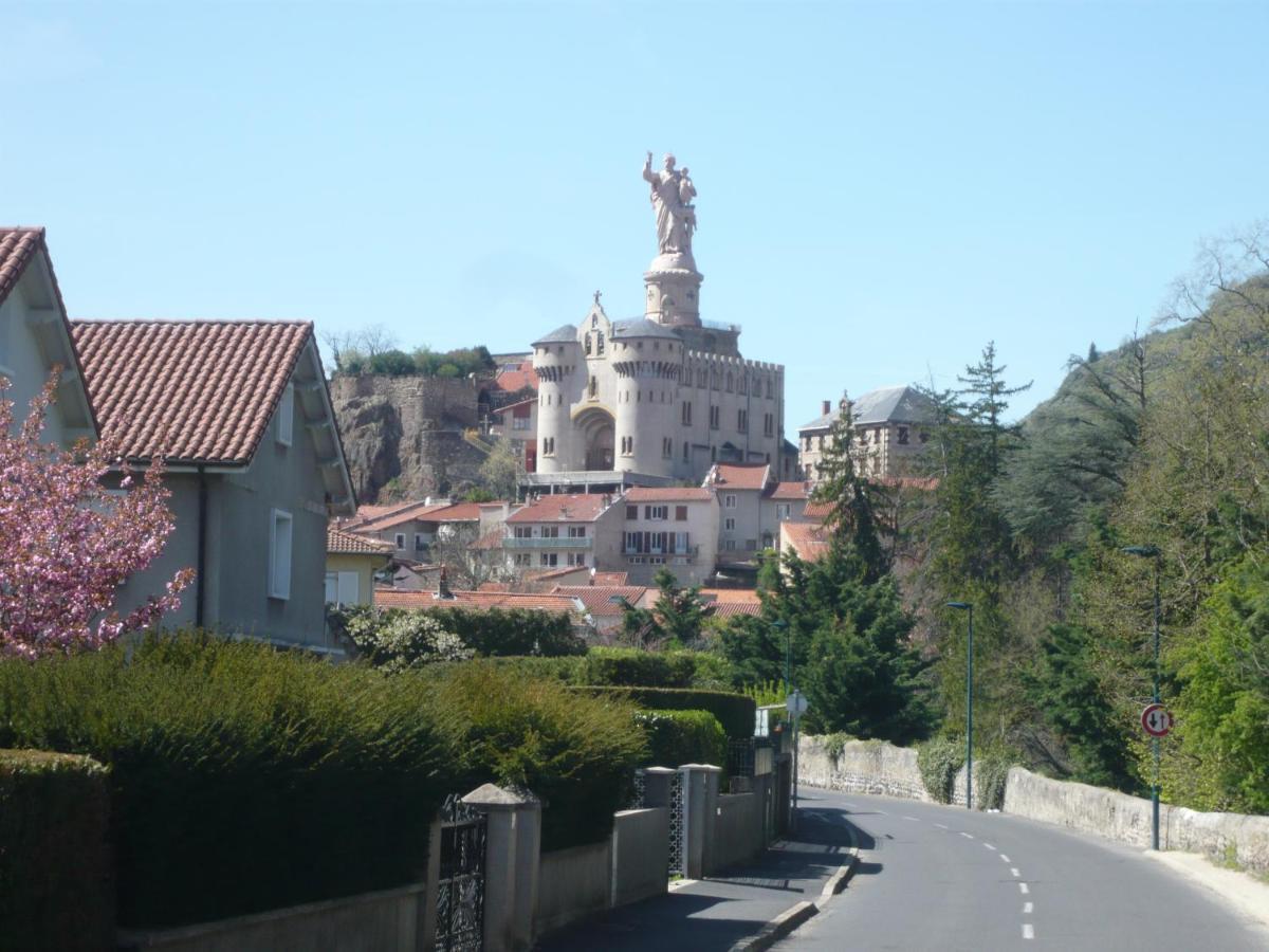 Le Petit St Clair Daire Le Puy-en-Velay Dış mekan fotoğraf
