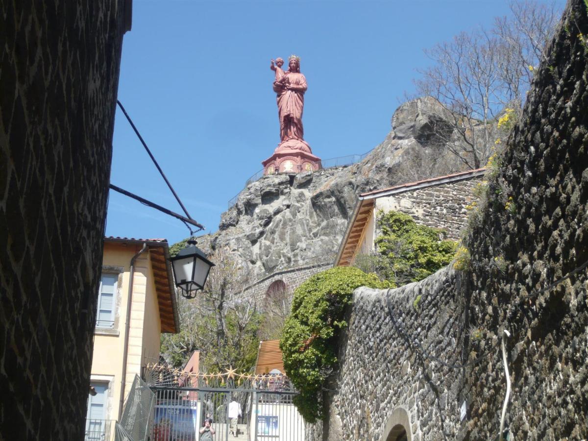 Le Petit St Clair Daire Le Puy-en-Velay Dış mekan fotoğraf