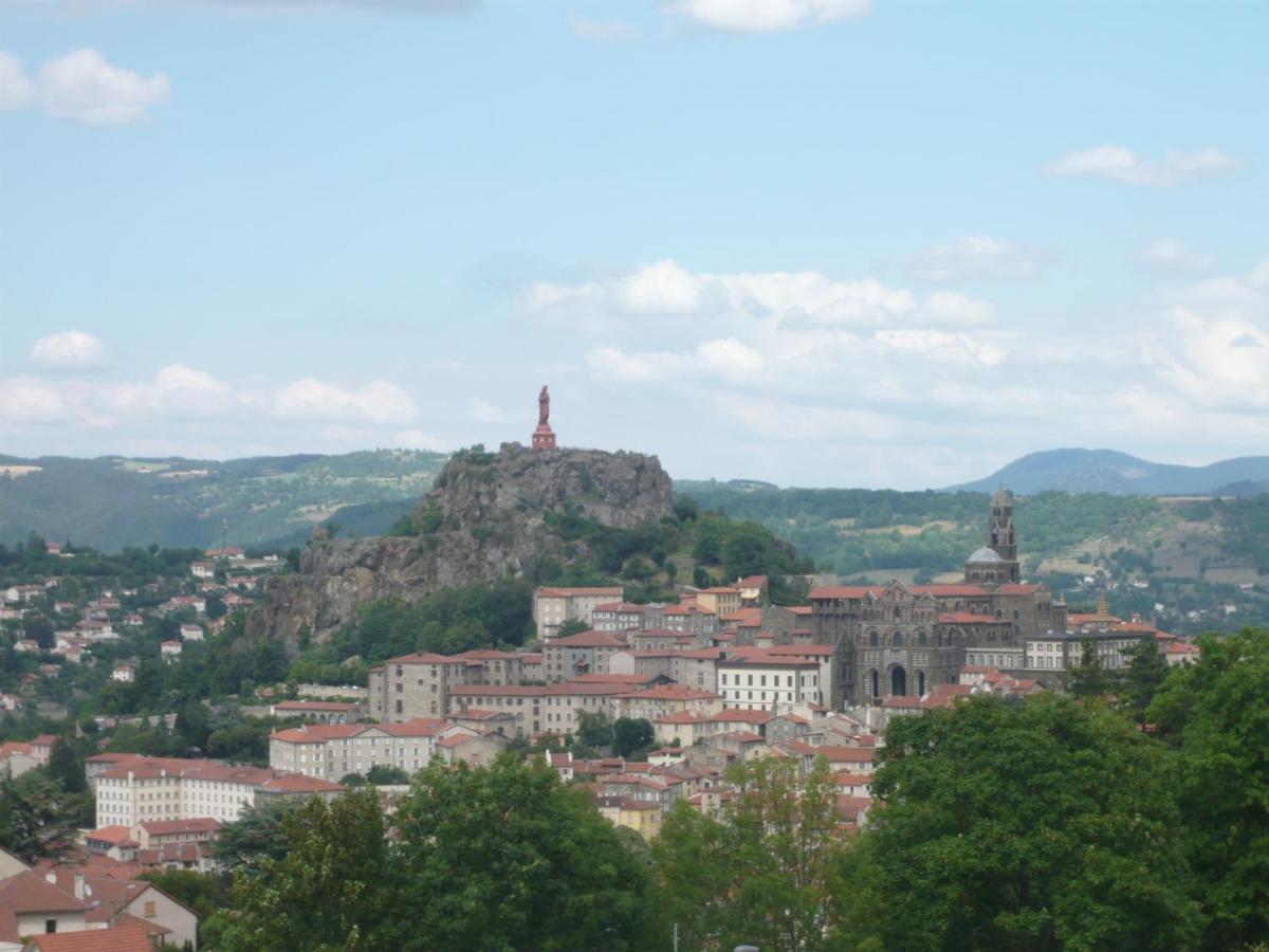 Le Petit St Clair Daire Le Puy-en-Velay Dış mekan fotoğraf